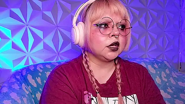 Satyn doll online show from May 2026 11:10:02 PM