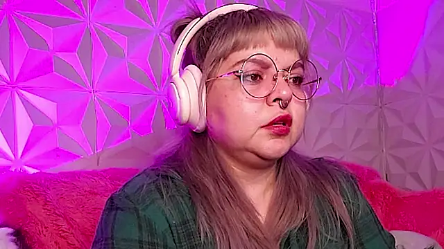 Snapshot of Satyn_doll chatting on November 2025 12:09:01 AM Satyn doll online show from November 2025 12:09:01 AM