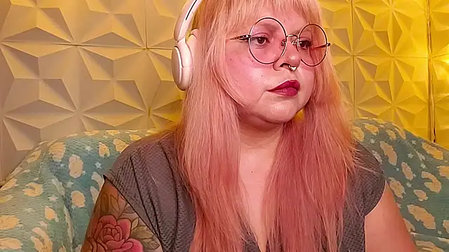 Satyn doll online show from May 2026 12:25:01 AM