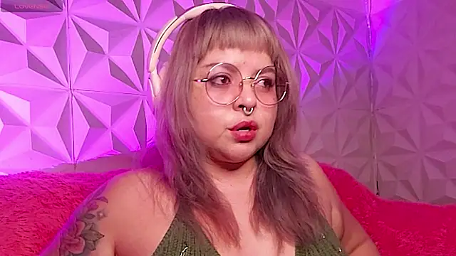 Snapshot of Satyn_doll chatting on November 2025 12:05:02 AM Satyn doll online show from November 2025 12:05:02 AM