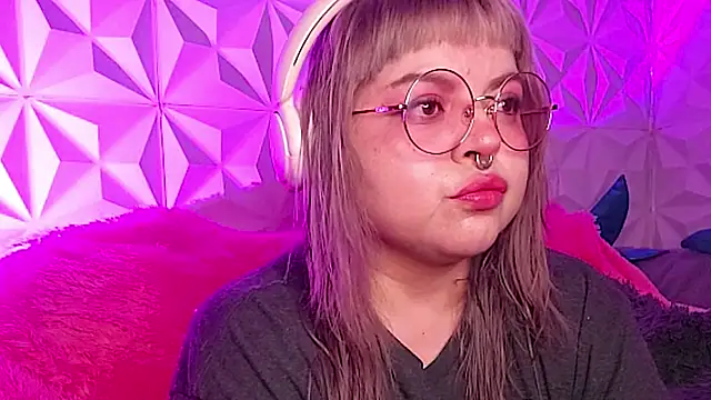 Snapshot of Satyn_doll chatting on November 2025 11:52:01 PM Satyn doll online show from November 2025 11:52:01 PM