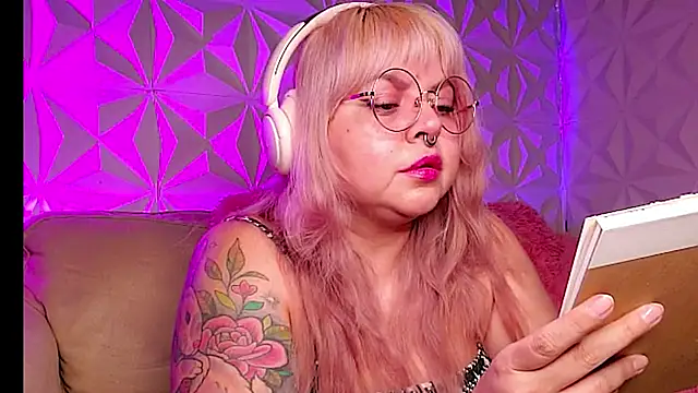 Satyn doll online show from February 2026 11:11:01 PM