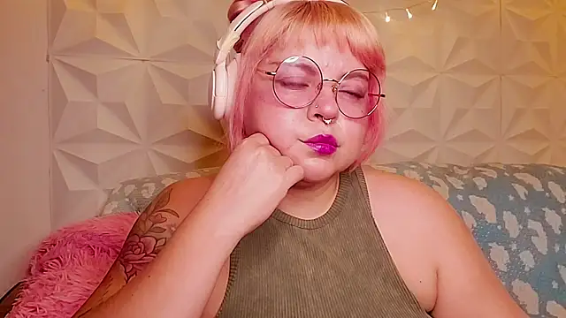 Snapshot of Satyn_doll chatting on June 2026 10:48:02 PM Satyn doll online show from June 2026 10:48:02 PM