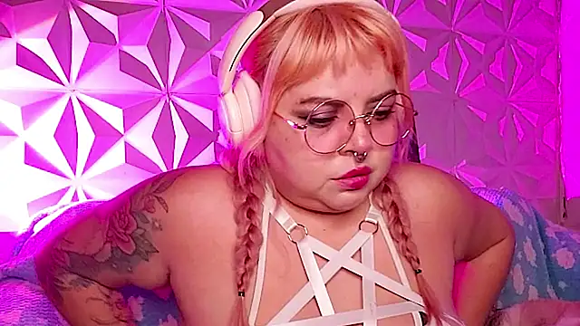 Satyn doll online show from April 2026 09:54:01 PM