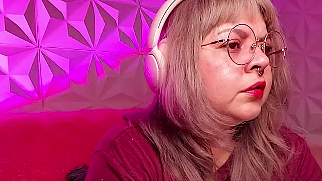 Snapshot of Satyn_doll chatting on November 2025 01:06:01 AM Satyn doll online show from November 2025 01:06:01 AM