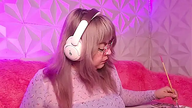 Snapshot of Satyn_doll chatting on November 2025 11:42:02 PM Satyn doll online show from November 2025 11:42:02 PM