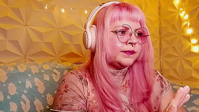Satyn doll online show from May 2026 10:48:01 PM