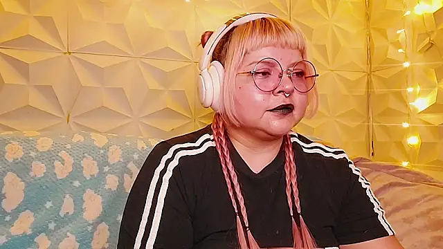 Satyn doll online show from May 2026 12:28:01 AM