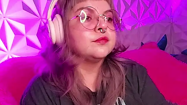 Snapshot of Satyn_doll chatting on November 2025 12:15:01 AM Satyn doll online show from November 2025 12:15:01 AM