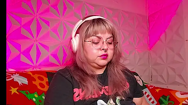 Snapshot of Satyn_doll chatting on December 2025 11:31:02 PM Satyn doll online show from December 2025 11:31:02 PM