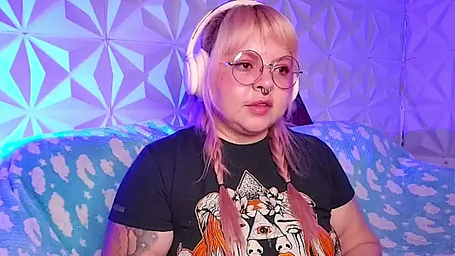 Satyn doll online show from April 2026 12:13:02 AM