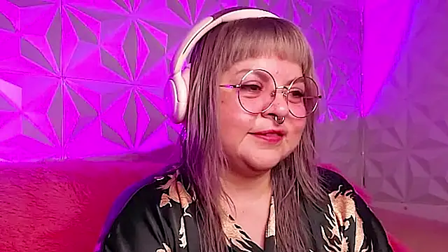 Snapshot of Satyn_doll chatting on November 2025 12:58:02 AM Satyn doll online show from November 2025 12:58:02 AM