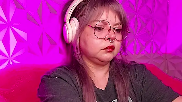 Snapshot of Satyn_doll chatting on October 2025 12:09:01 AM Satyn doll online show from October 2025 12:09:01 AM