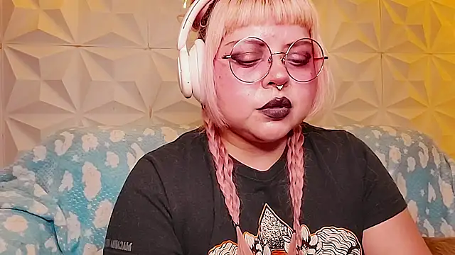 Satyn doll online show from May 2026 11:36:03 PM