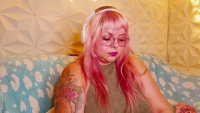 Satyn doll online show from June 2026 12:32:01 AM