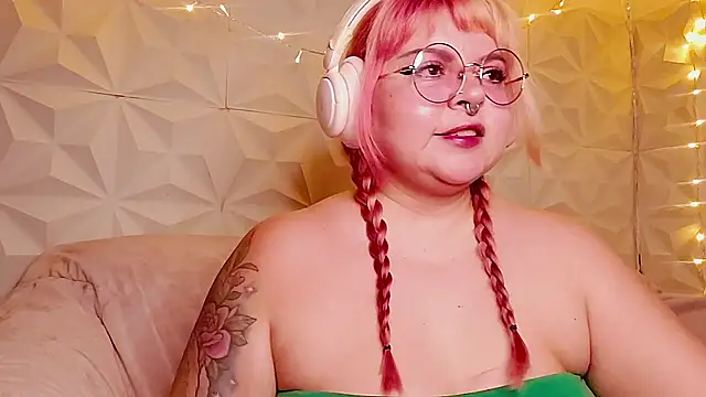 Snapshot of Satyn_doll chatting on July 2026 10:32:02 PM Satyn doll online show from July 2026 10:32:02 PM