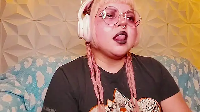 Satyn doll online show from May 2026 11:25:04 PM
