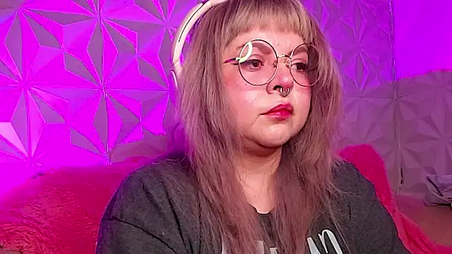 Snapshot of Satyn_doll chatting on November 2025 09:41:01 PM Satyn doll online show from November 2025 09:41:01 PM