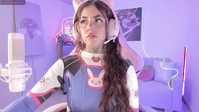 Snapshot of cute_catlyn chatting on November 2025 04:51:02 PM cute catlyn online show from November 2025 04:51:02 PM