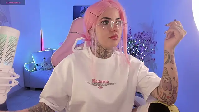 cute catlyn online show from April 2026 03:15:02 PM