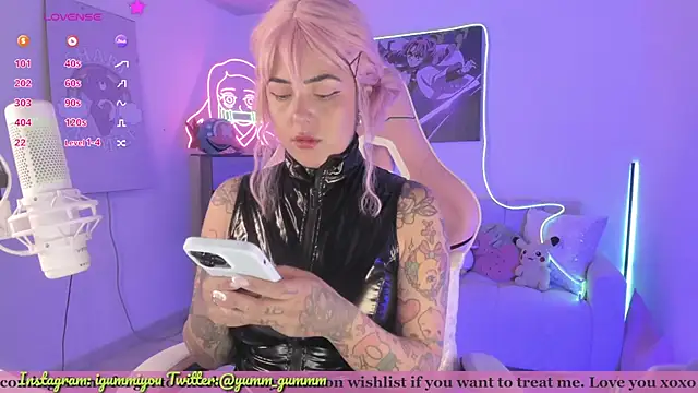 Snapshot of cute_catlyn chatting on December 2025 03:29:02 PM cute catlyn online show from December 2025 03:29:02 PM