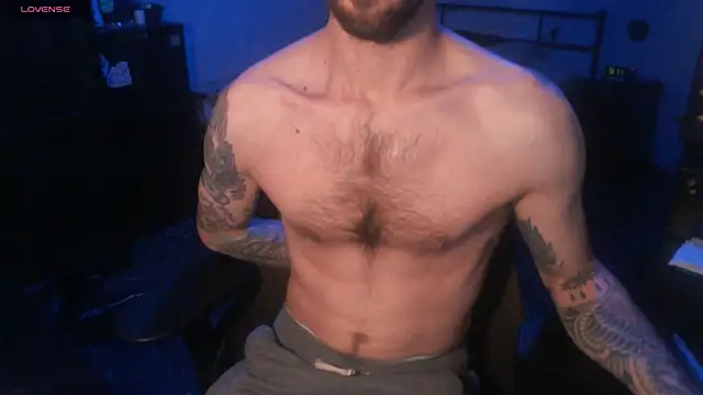 Snapshot of SexxxyLouis chatting on October 2025 07:51:01 AM SexxxyLouis online show from October 2025 07:51:01 AM