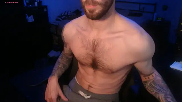 Snapshot of SexxxyLouis chatting on November 2025 09:03:02 AM SexxxyLouis online show from November 2025 09:03:02 AM