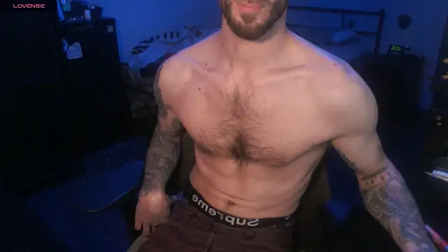 Snapshot of SexxxyLouis chatting on October 2025 08:35:01 AM SexxxyLouis online show from October 2025 08:35:01 AM