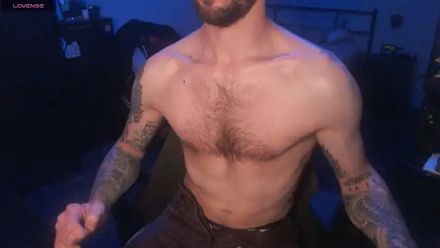 Snapshot of SexxxyLouis chatting on October 2025 08:41:02 PM SexxxyLouis online show from October 2025 08:41:02 PM