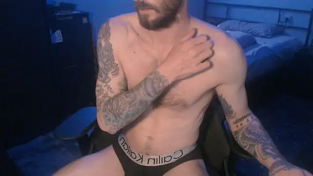 Snapshot of SexxxyLouis chatting on March 2025 02:03:01 PM SexxxyLouis online show from March 2025 02:03:01 PM