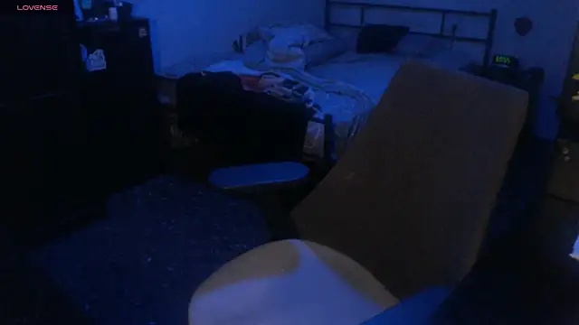 Snapshot of SexxxyLouis chatting on October 2025 09:03:01 PM SexxxyLouis online show from October 2025 09:03:01 PM