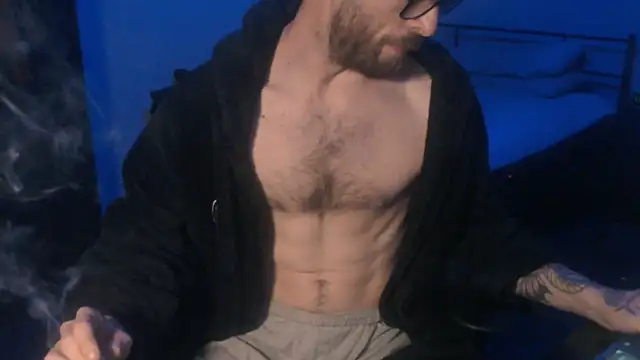 Snapshot of SexxxyLouis chatting on March 2025 09:14:02 PM SexxxyLouis online show from March 2025 09:14:02 PM
