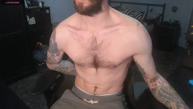 Snapshot of SexxxyLouis chatting on November 2025 10:26:01 AM SexxxyLouis online show from November 2025 10:26:01 AM