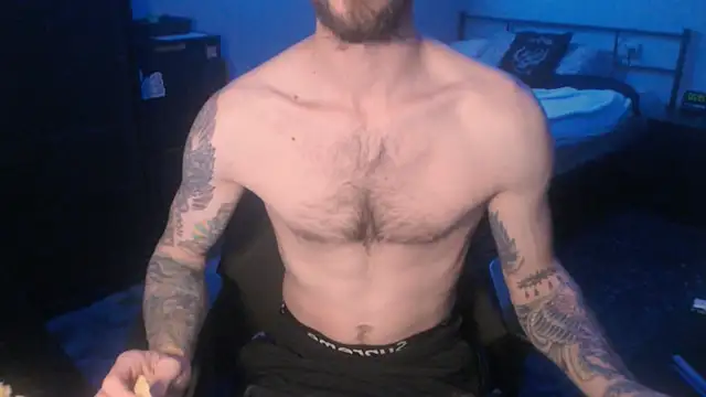 Snapshot of SexxxyLouis chatting on March 2025 06:23:01 PM SexxxyLouis online show from March 2025 06:23:01 PM