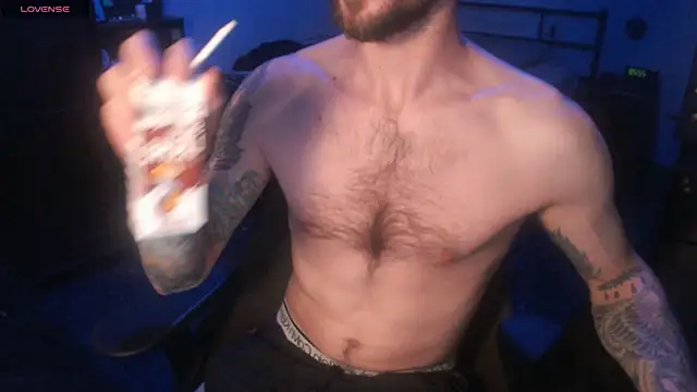 Snapshot of SexxxyLouis chatting on November 2025 09:29:01 PM SexxxyLouis online show from November 2025 09:29:01 PM