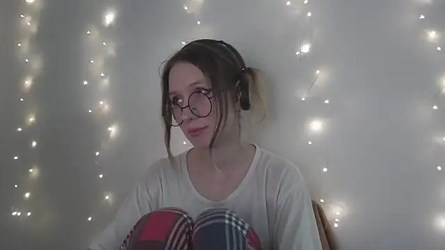 Snapshot of _Hanna_Moon_ chatting on December 2025 10:14:01 AM Hanna Moon online show from December 2025 10:14:01 AM