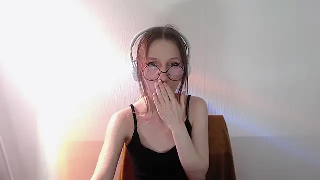 Snapshot of _Hanna_Moon_ chatting on May 2026 04:13:01 PM Hanna Moon online show from May 2026 04:13:01 PM