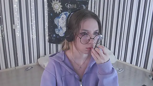  Hanna Moon  online show from September 2025 07:37:02 AM