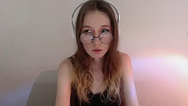 Snapshot of _Hanna_Moon_ chatting on May 2026 11:17:01 AM Hanna Moon online show from May 2026 11:17:01 AM
