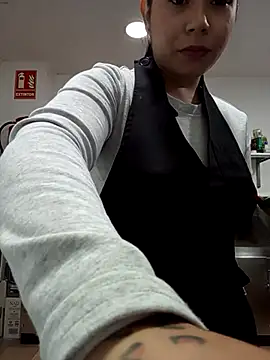 Snapshot of little_susie chatting on December 2025 10:14:02 AM little susie online show from December 2025 10:14:02 AM