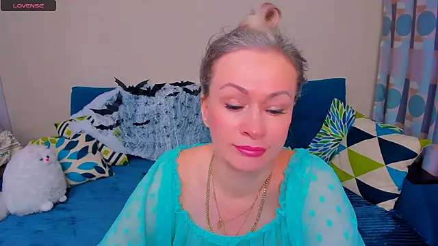 EllenMoore online show from October 2025 03:05:02 AM