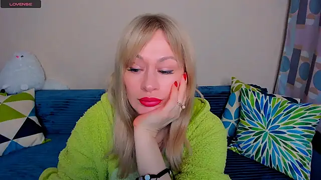 EllenMoore online show from April 2026 03:03:01 AM