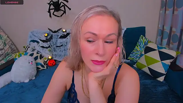 EllenMoore online show from October 2025 03:05:02 AM