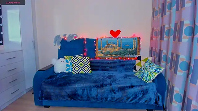 EllenMoore online show from December 2024 02:41:01 AM