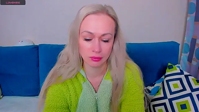 EllenMoore online show from September 2025 03:01:01 AM