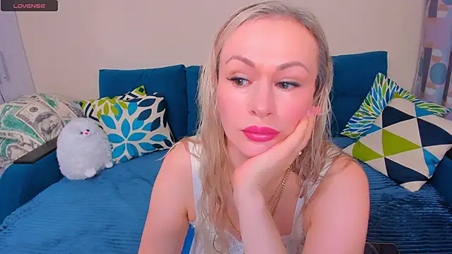 EllenMoore online show from November 2025 03:10:01 AM