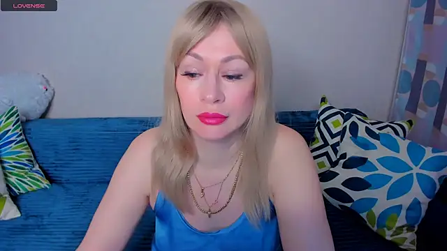 EllenMoore online show from April 2026 03:12:01 AM