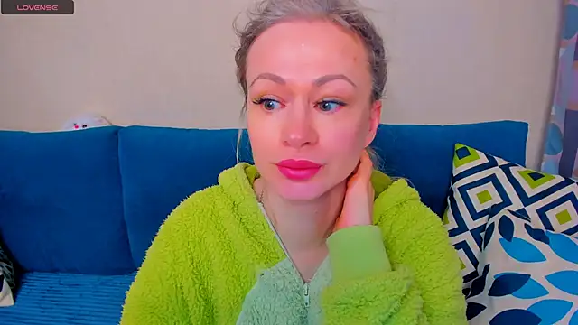 EllenMoore online show from October 2025 03:08:02 AM