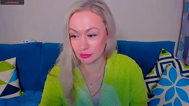 EllenMoore online show from October 2025 03:05:02 AM