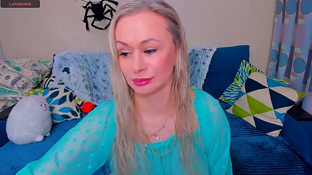 EllenMoore online show from November 2025 03:11:02 AM